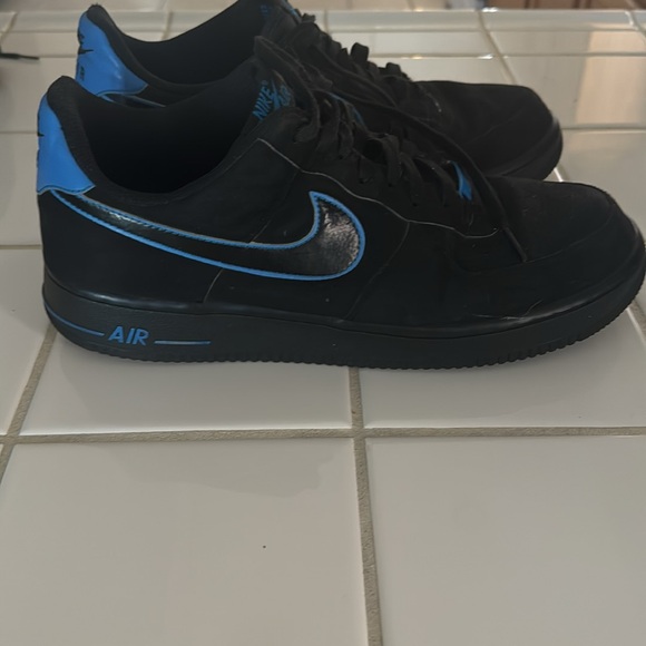 🔥🔥HOST PIC 🔥🔥Nike Air Force 1 Retro black blue outlined Swoosh Men Size 11.5 - Picture 3 of 10